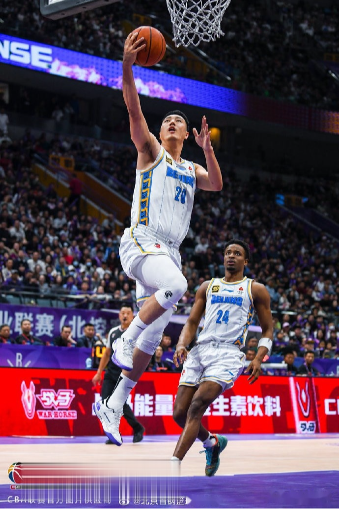 九游体育冲刺阶段CBA季后赛传出新动向，金州勇士官宣签约，管理层表态——话题不断，更衣室氛围转暖的简单介绍