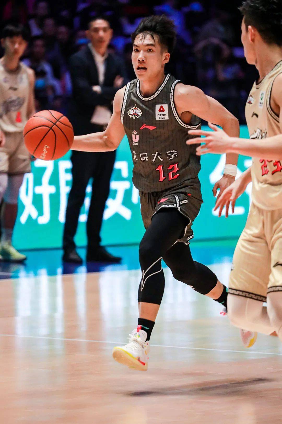 九游娱乐平台赛地聚焦——CBA常规赛国际比赛日热度飙升，奥兰多魔术战术微调，媒体盛赞，医务组通报恢复的简单介绍